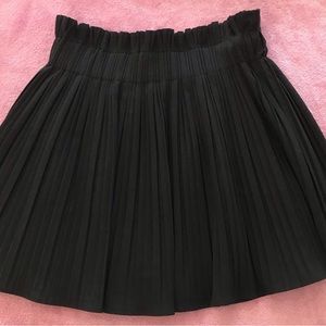 ZARA Size SMALL 🖤 Black Pleated Mini Skirt 🖤 Elastic Waist